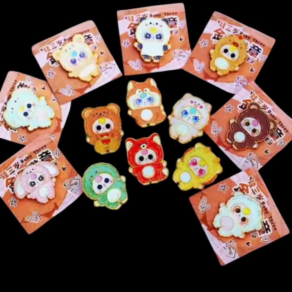 5 Random Pins Set